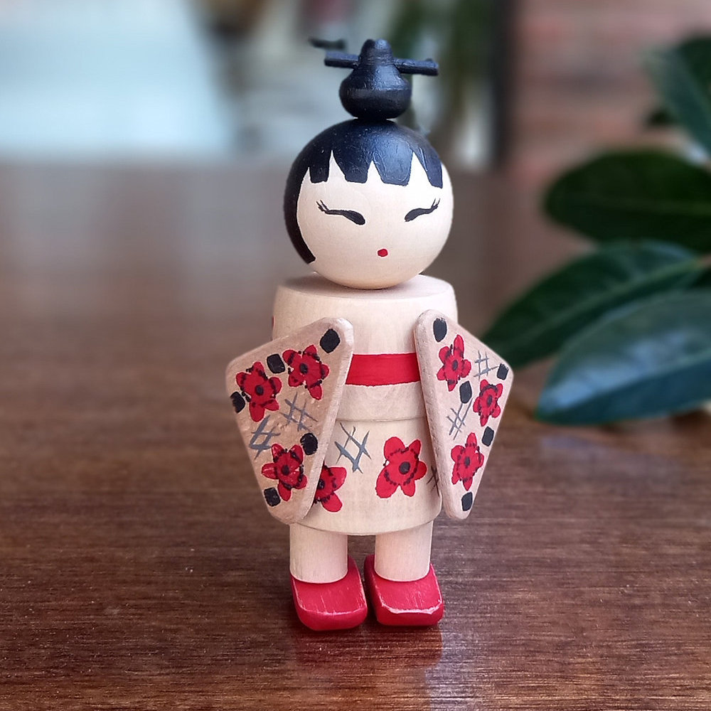 !NEW kokeshi doll